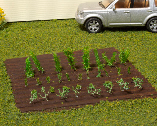 Scratch-Build an HO or O Scale Garden