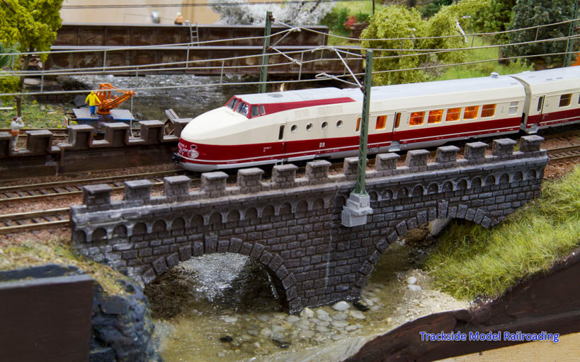 Trackside Model Railroading Enrico Scharlock's TT Scale Wine Country